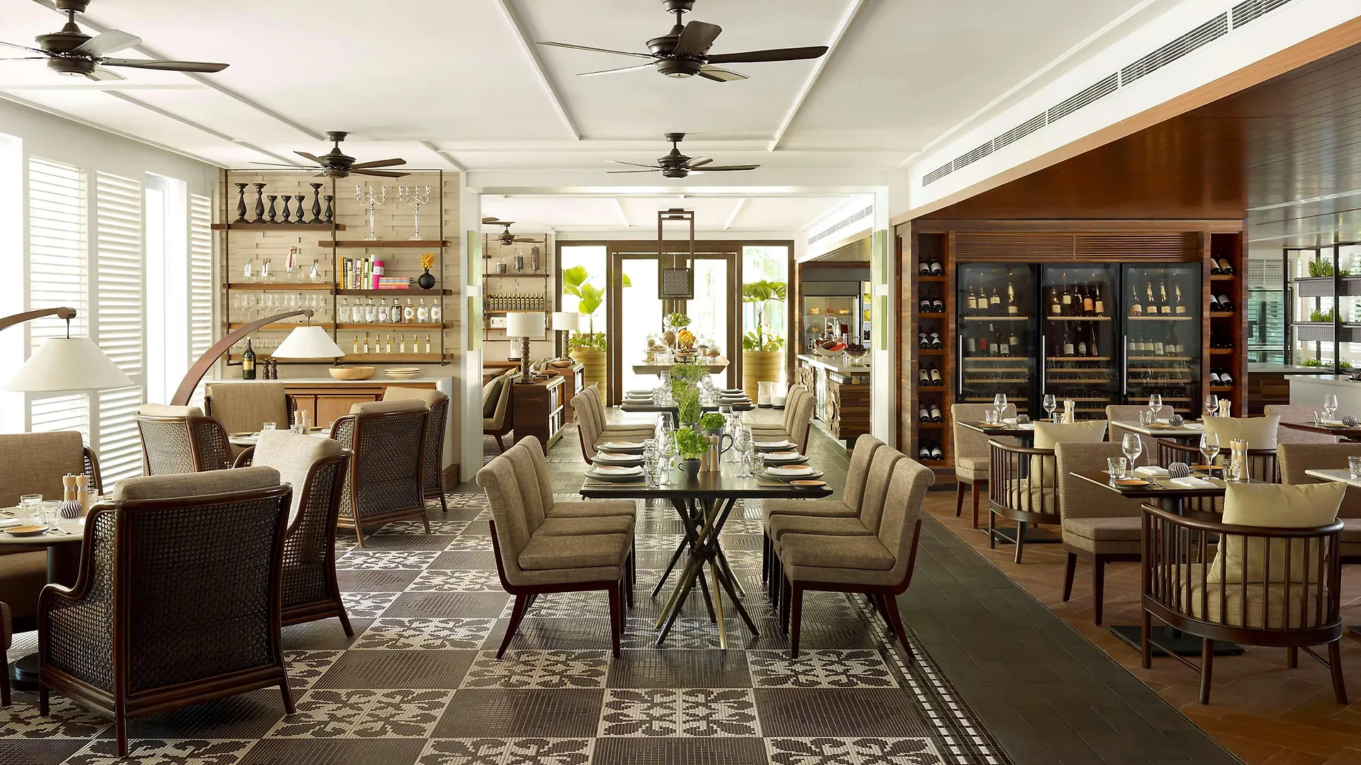 Shangri-La Singapore 5*,
